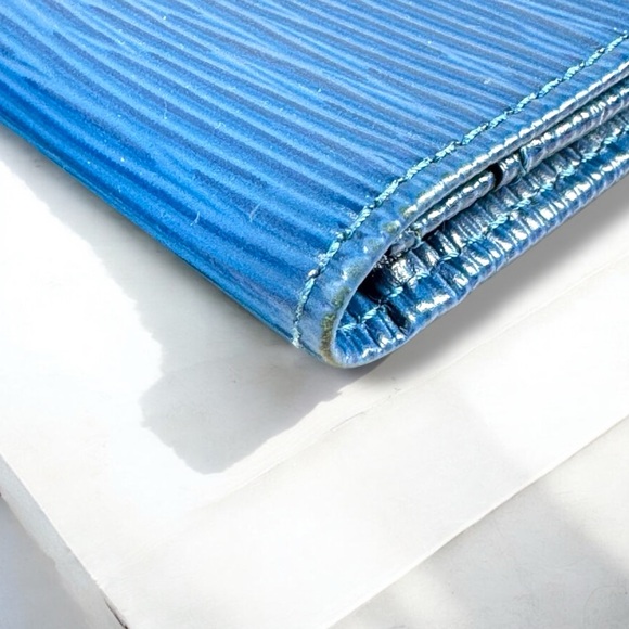 Louis Vuitton Epi Porte Bifold Long Wallet with COA - Picture 6 of 14